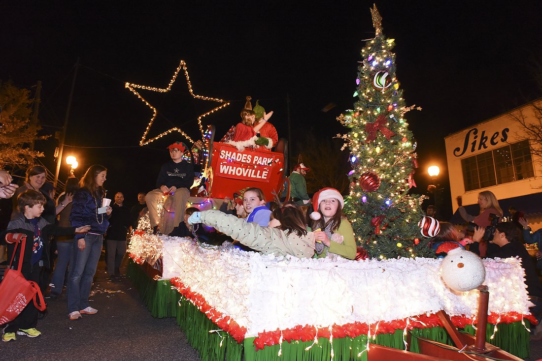 Homewood Christmas Parade draws thousands to line the streets